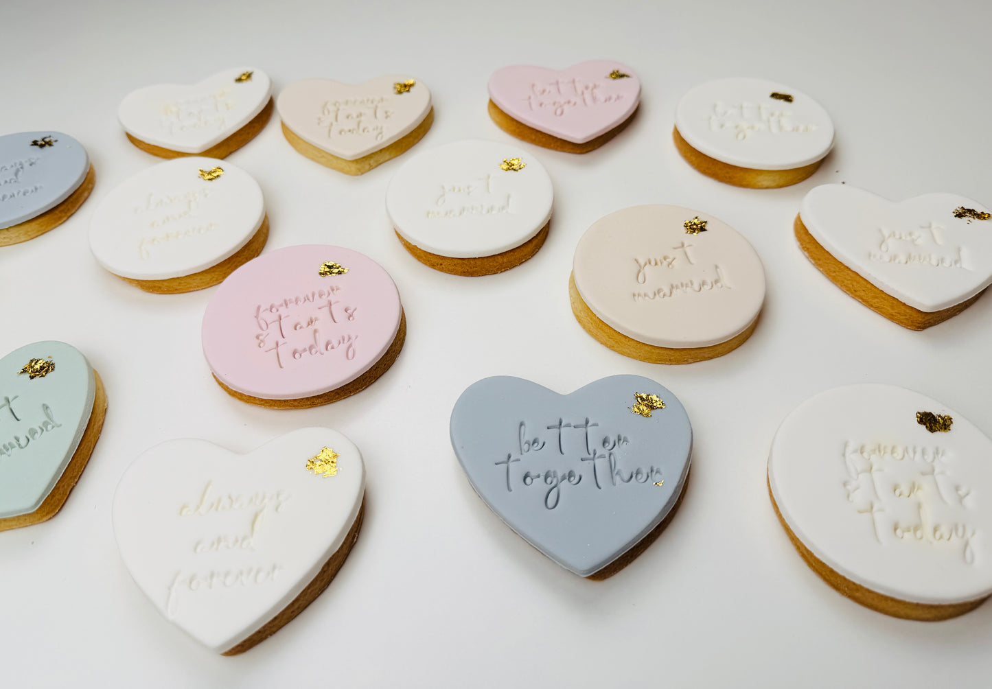 Hochzeitskekse mit klassischen Statements